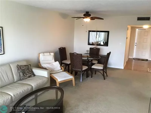 Pompano Beach, FL 33069,3150 N Palm Aire Dr  #906