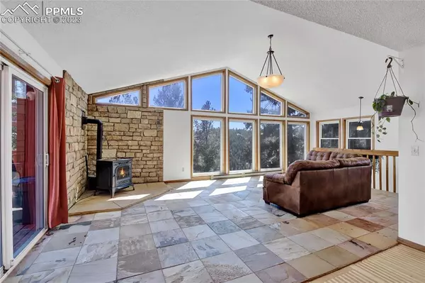 Larkspur, CO 80118,13390 Deer Ridge WAY