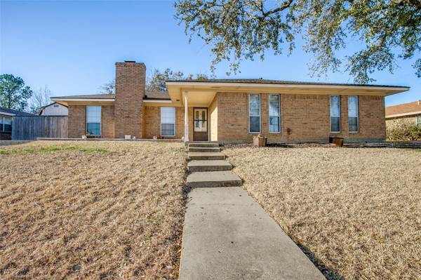 738 N Valley Parkway, Lewisville, TX 75077