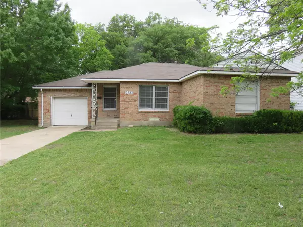 2723 Mayhew Drive, Dallas, TX 75228