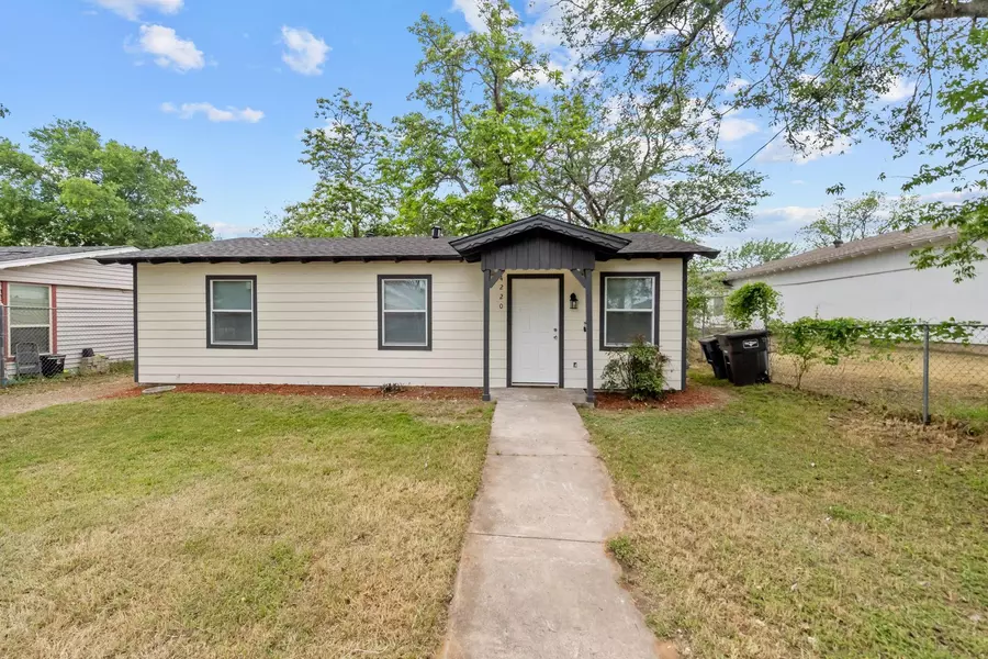 4220 Avenue G, Fort Worth, TX 76105