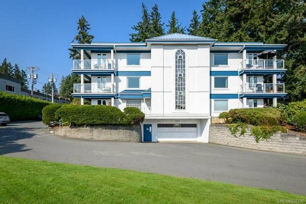 Comox, BC V9M 3M7,1970 Comox Ave #303