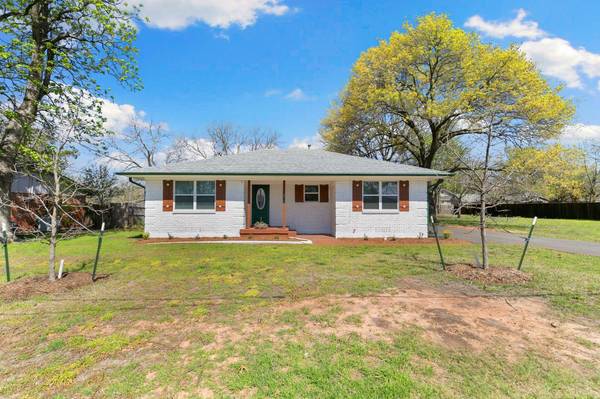 450 W Fulton Street, Van Alstyne, TX 75495