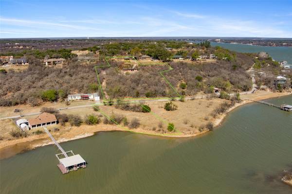 8090 Lakeside Drive,  Brownwood,  TX 76801