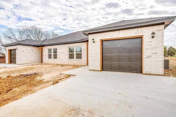 201 & 203 Honey Bee Drive, Joshua, TX 76058