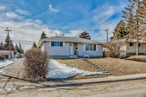 Calgary, AB T2A 2M9,107 47 ST NE