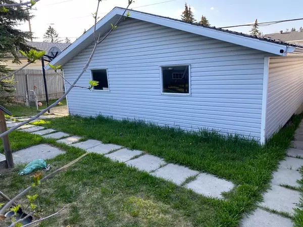 Calgary, AB t1y1p1,5728 18 AVE NE