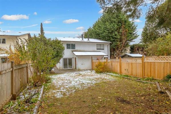 Colwood, BC V9B 4Y5,592 Donovan Ave #B