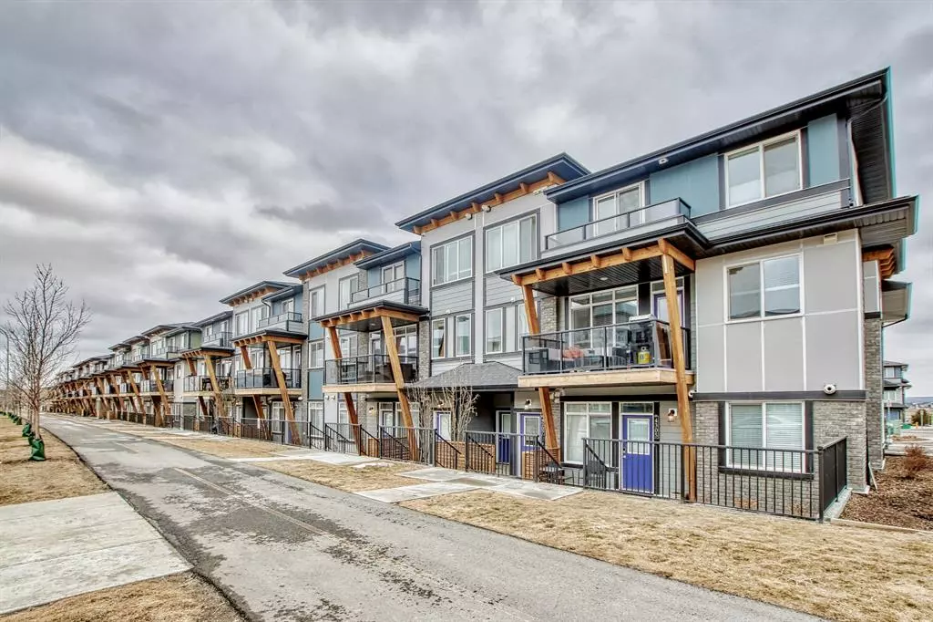 Calgary, AB T3M 3A7,4321 Seton DR SE