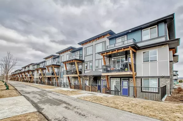 Calgary, AB T3M 3A7,4321 Seton DR SE