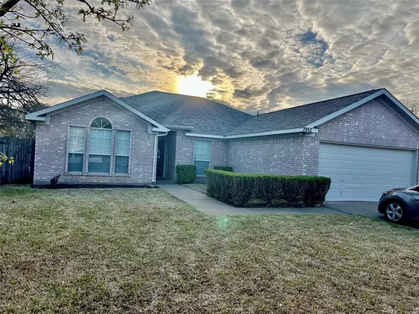 7952 Clear Brook Circle, Fort Worth, TX 76123