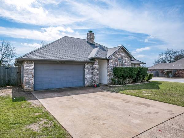 7600 Jamie Renee Lane, North Richland Hills, TX 76182