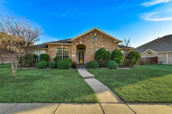 620 Azalea Drive, Glenn Heights, TX 75154