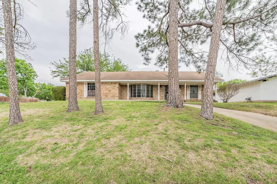 6121 Whitman Avenue, Fort Worth, TX 76133