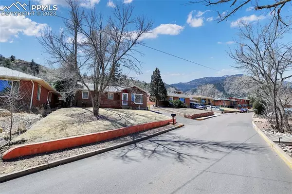 Manitou Springs, CO 80829,435 E Fountain PL