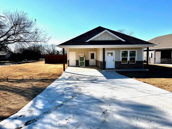 406 Powell Street,  Celeste,  TX 75423