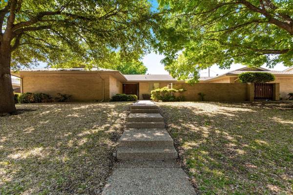 3904 Summercrest Drive, Fort Worth, TX 76109