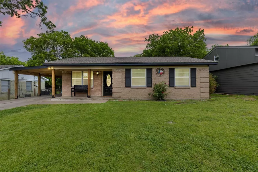 2608 Woodlawn Drive, Ennis, TX 75119