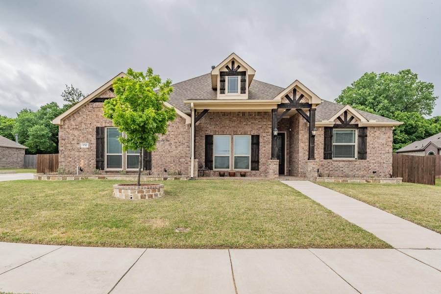 1712 Stags Leap Trail, Kennedale, TX 76060