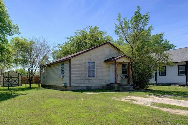 109 W Huffman Street, Krum, TX 76249