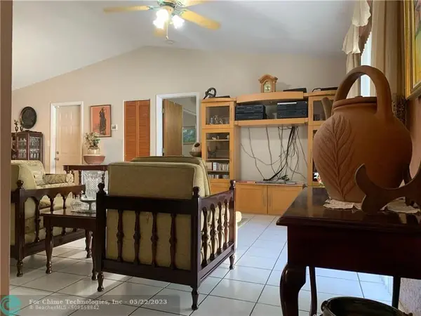 Davie, FL 33325,1072 SW 119th Ave