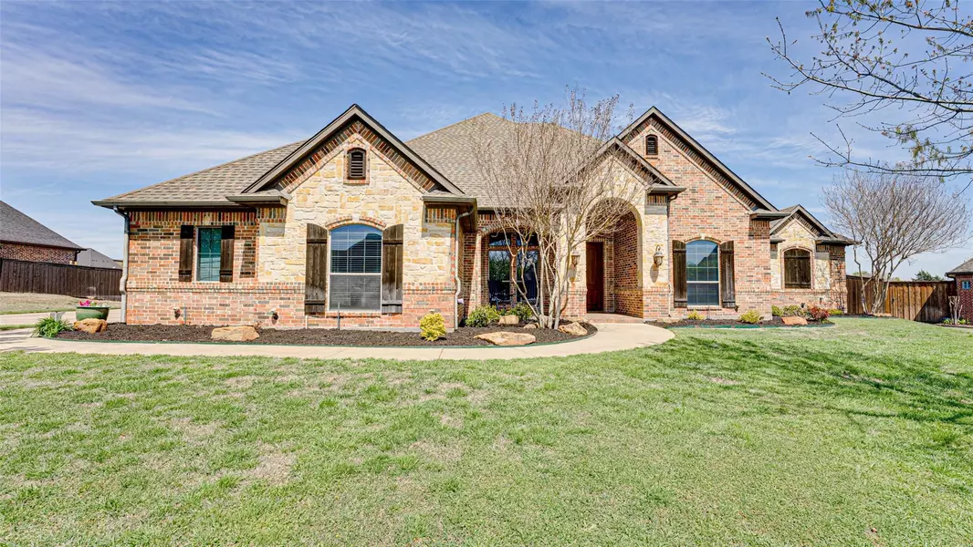 8271 St Johns Drive, Waxahachie, TX 75167