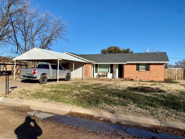 1040 NW 2nd Street, Hamlin, TX 79520