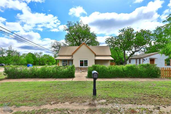 541 Walnut Street, Baird, TX 79504