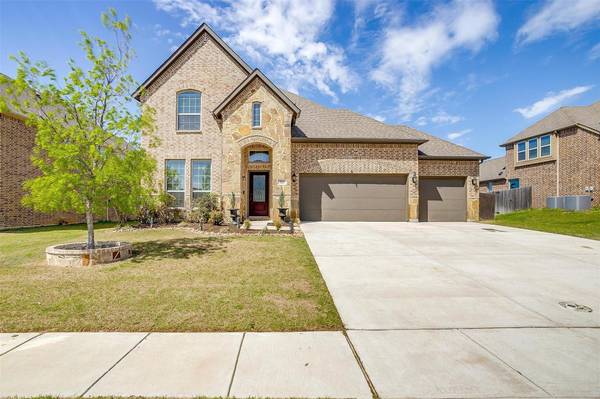 2022 Starwood Drive, Weatherford, TX 76086