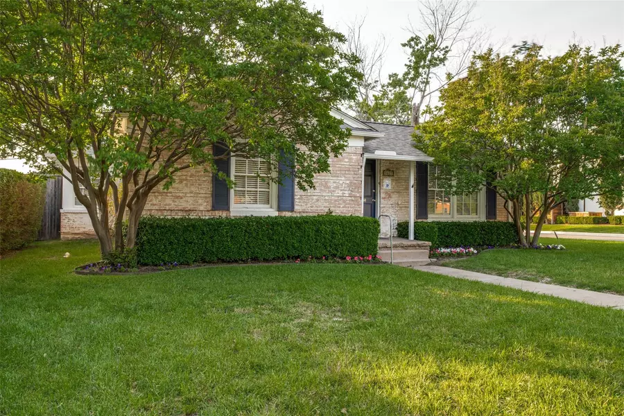 3627 S Versailles Avenue, Dallas, TX 75209