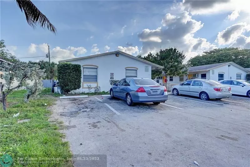 348 SW 2nd Pl, Pompano Beach, FL 33060