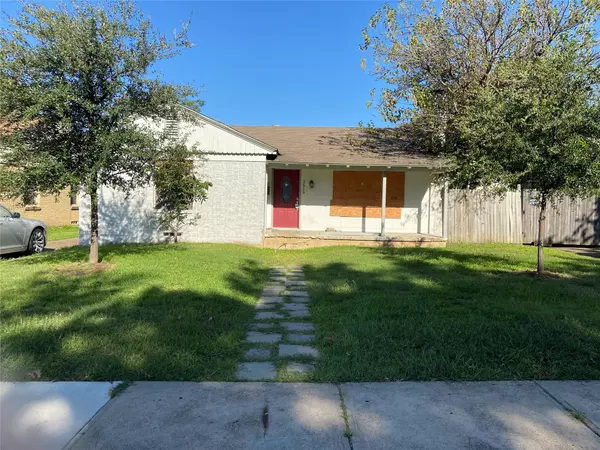 3519 S Versailles Avenue, Dallas, TX 75209