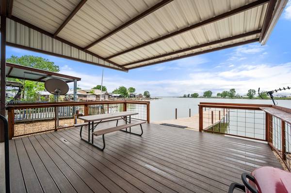 2100 Pelican Isle Drive, Kerens, TX 75144