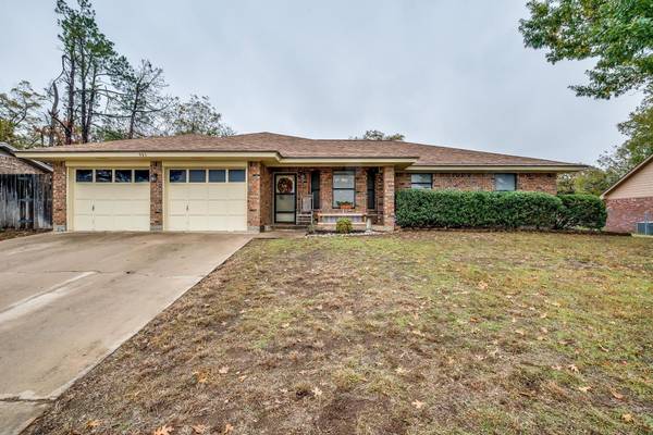 945 N Dale Avenue, Stephenville, TX 76401