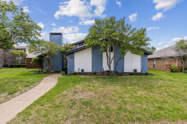 2222 Cedar Circle, Carrollton, TX 75006