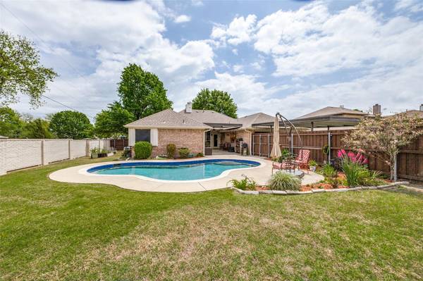 4213 Bluffpoint Road, Rowlett, TX 75088