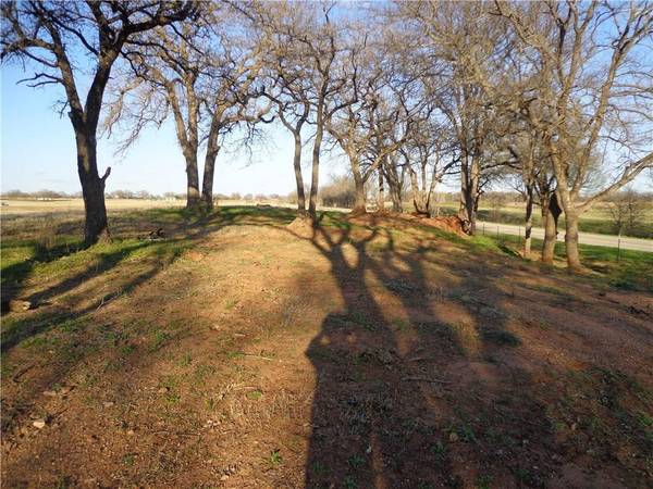 922 County Road 1590, Alvord, TX 76225