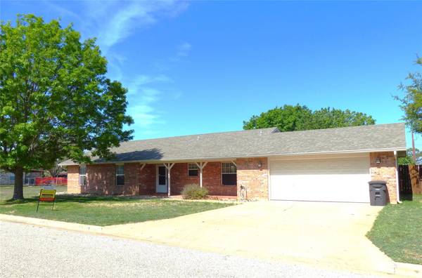 104 Bruce, Brady, TX 76825