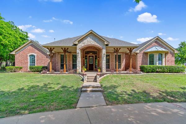 9900 Tantarra Drive,  Burleson,  TX 76028