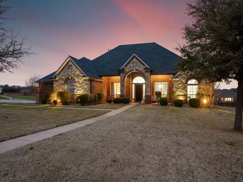 7001 Twin Hills Drive, Joshua, TX 76058