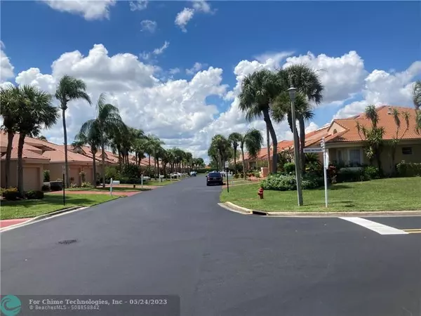 Boca Raton, FL 33498,10930 Lakemore Ln  #202