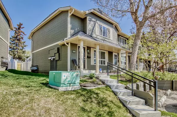 Calgary, AB T2J 6R6,633 Queensland PL SE