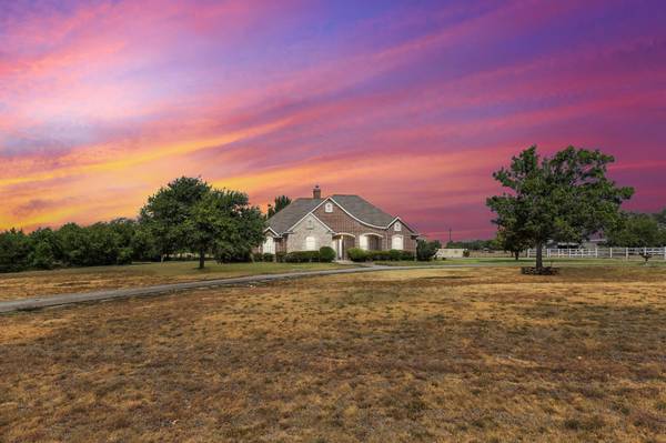 169 N Rolling Plains Drive, Rhome, TX 76078