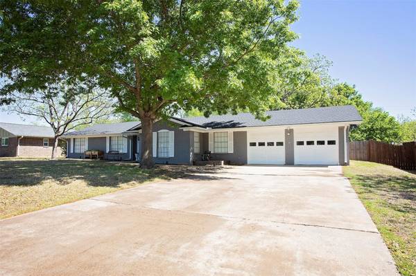 1410 Brazos Street, Graham, TX 76450