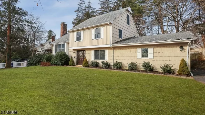 72 Olcott Ave, Bernardsville Boro, NJ 07924