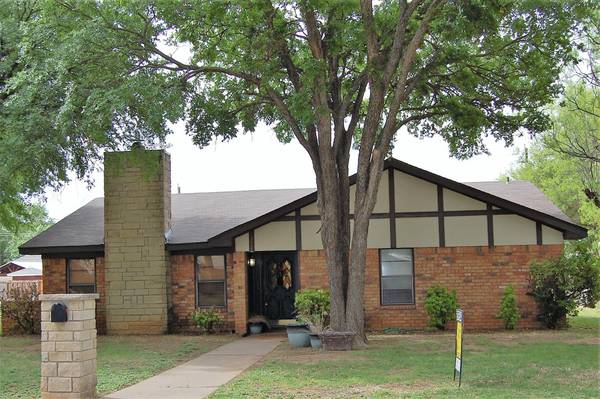 1008 Royal Lane,  Graham,  TX 76450