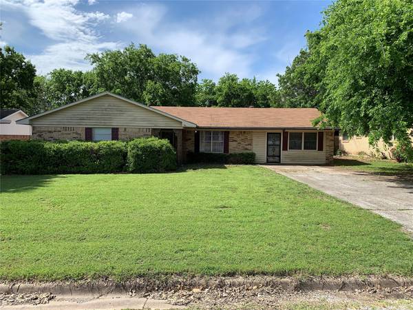 415 W Highland Drive, Whitewright, TX 75491