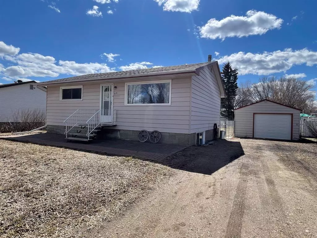 Wainwright, AB T9W 1B4,619 8th AVE