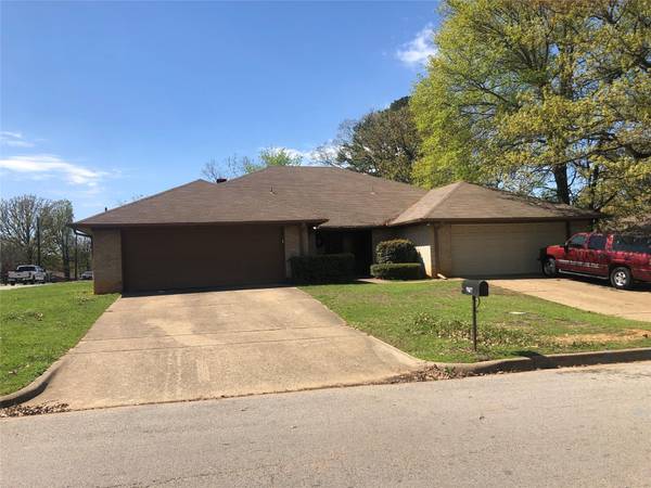 4313 & 4309 Aberdeen Drive, Tyler, TX 75703