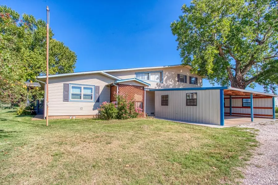 222 Grand Avenue, Aline, OK 73716